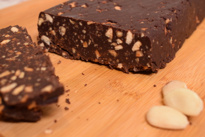 Turrón de almendras y cacao casero