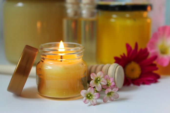 beeswax-candle-3413350_1280 Alternativas a las velas tóxicas de parafina