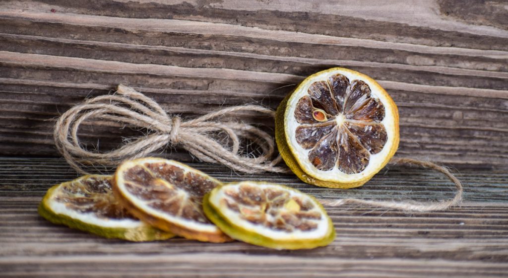 Fruta deshidratada para colgar